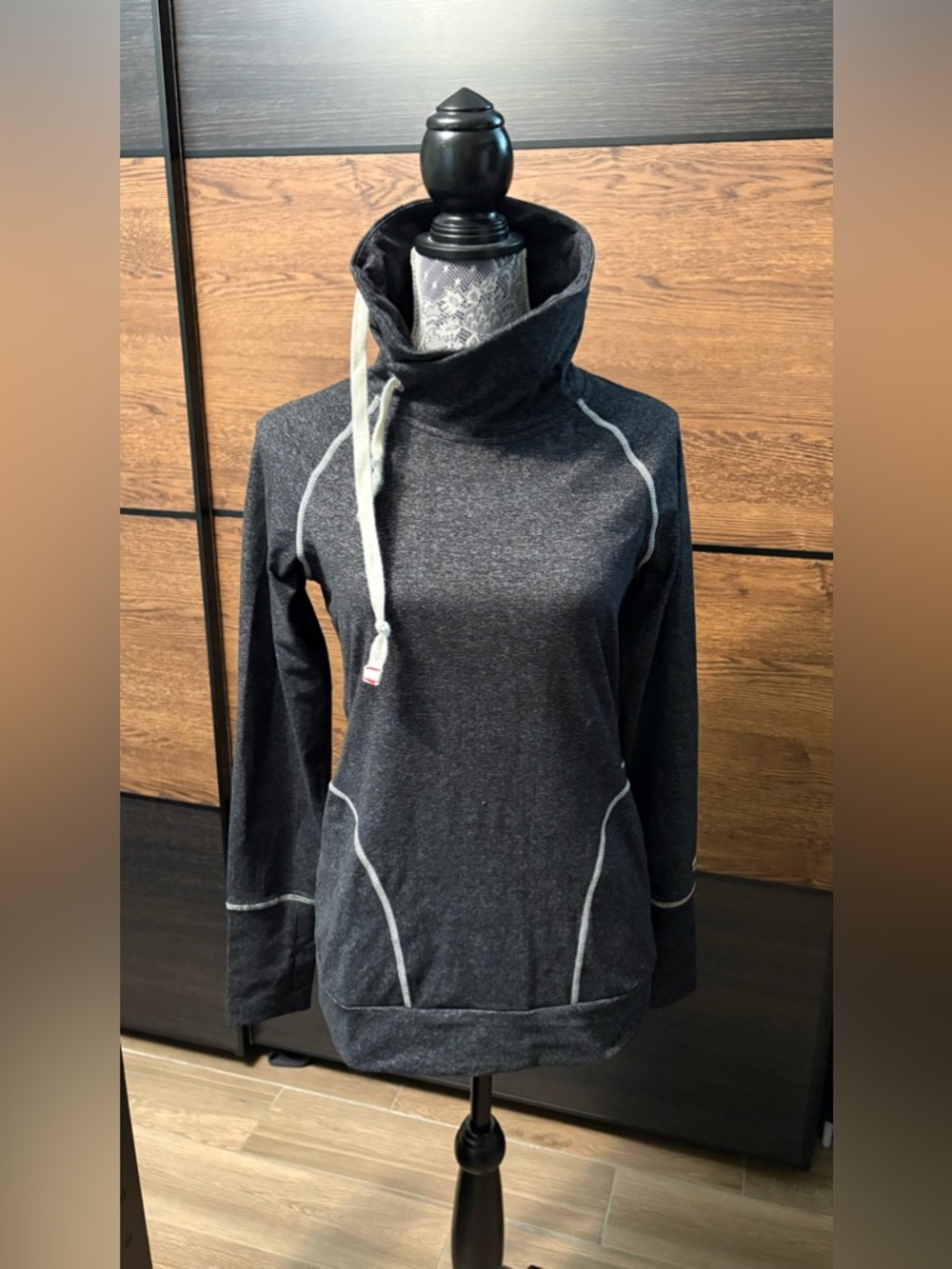 Roots turtleneck sweatshirt